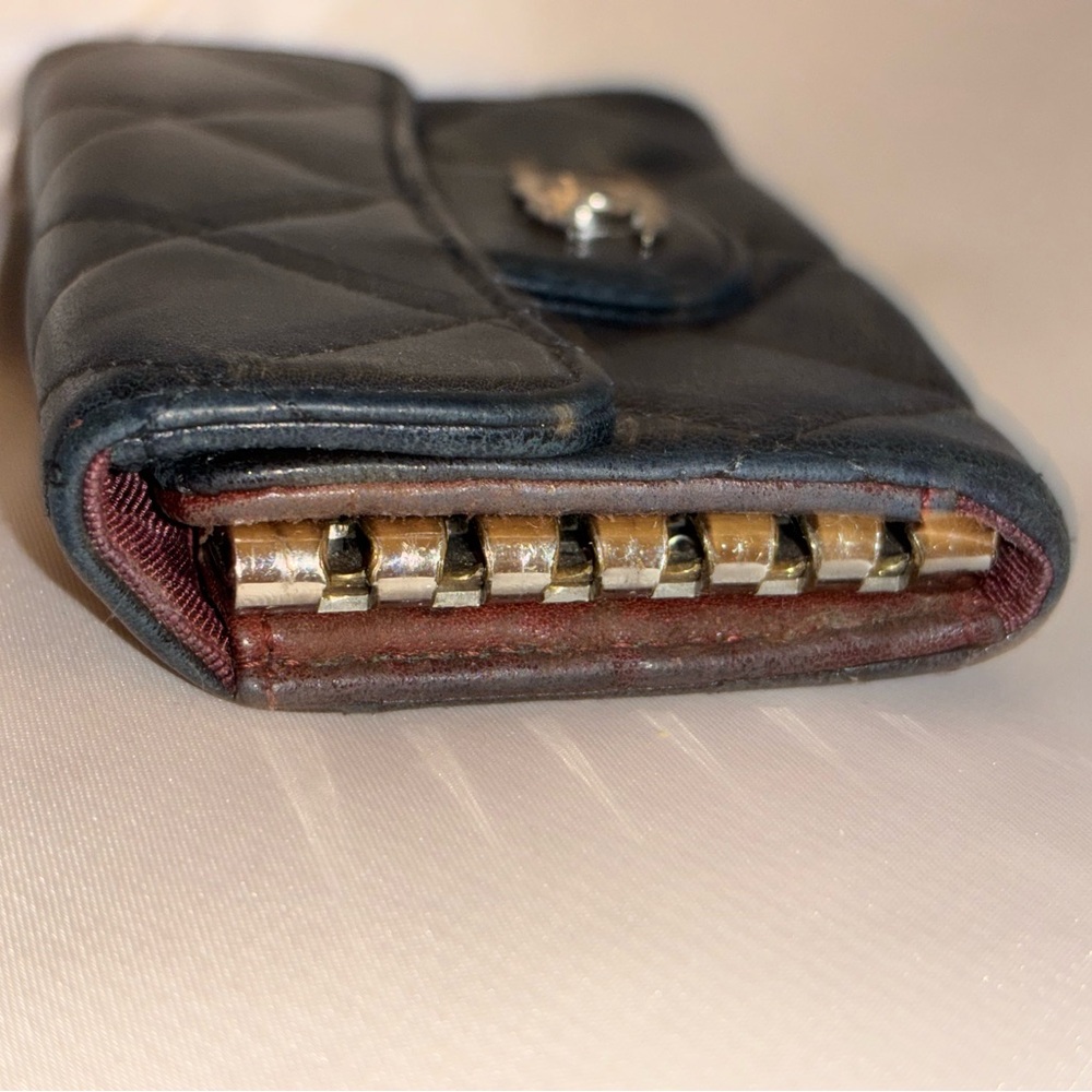 CHANEL Calfskin Black Soft Quilted Leather Key Case - Very good condition - Picture 5 of 14